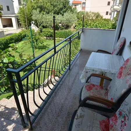 Koreni Guest house