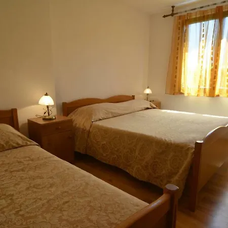 Guest house Koreni 3*